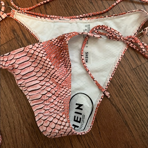 SHEIN snake print tie bikini - Picture 3 of 4